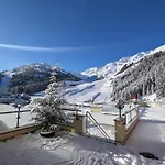 Hotel Almhof 4*