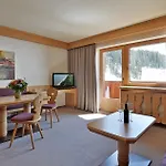 Hotel Almhof 4*