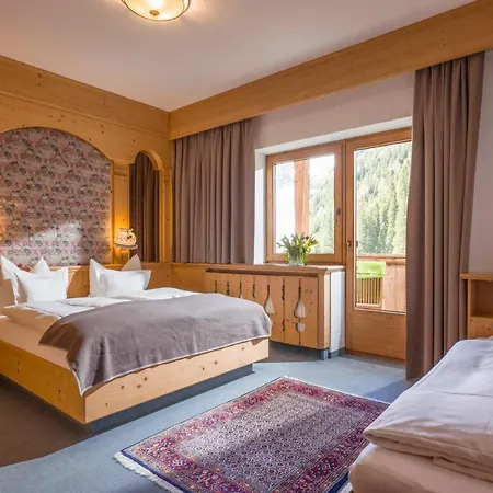 Almhof Otel Hochfugen