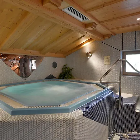 Almhof Otel