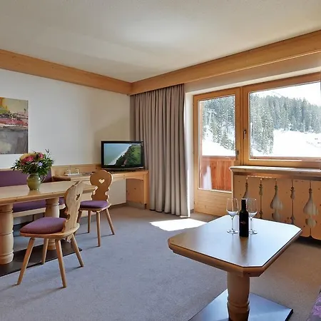 Otel Almhof 4*