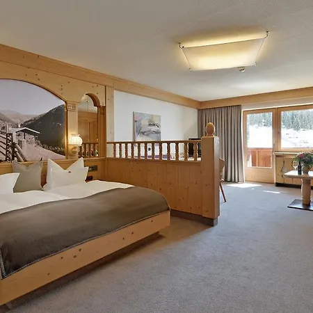Almhof Otel